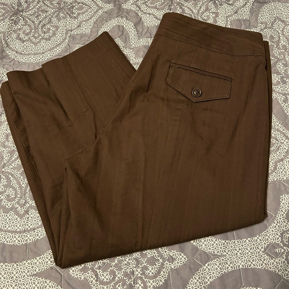 Women’s Size 6 Nine West Capri Pants Brown